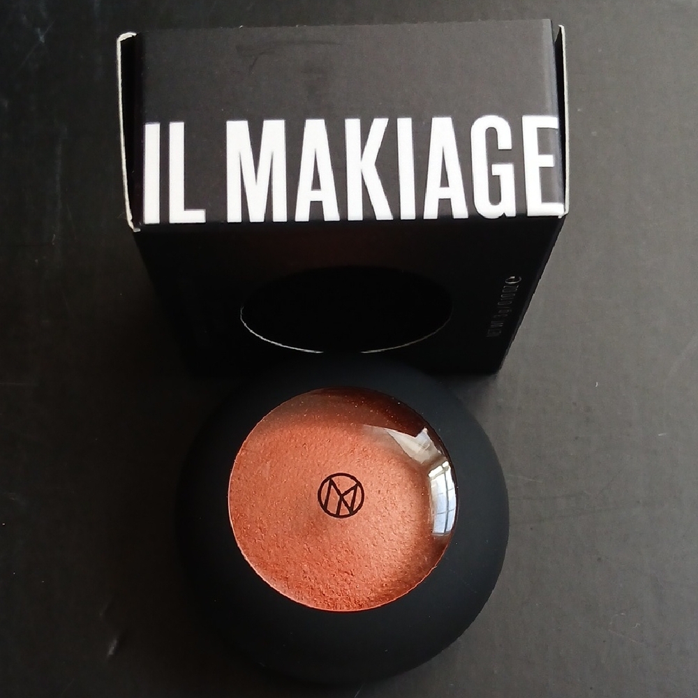 IL MAKIAGE Mineral Baked Blush Shade Toxic